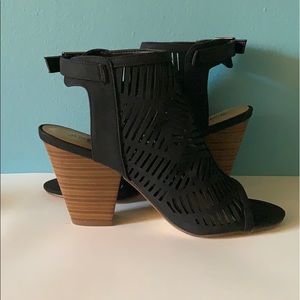 Black JUSTFAB Wedge 3in tall and 1 1/2in wide heel